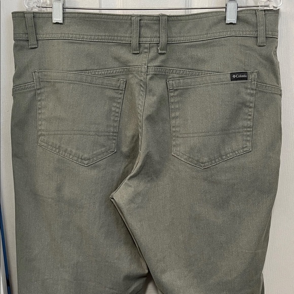 Columbia Men’s Olive Green Chinos Size 36 - Picture 4 of 7